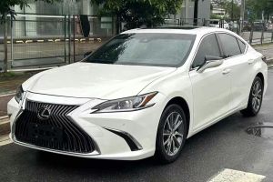 ES 雷克薩斯 200 卓越版