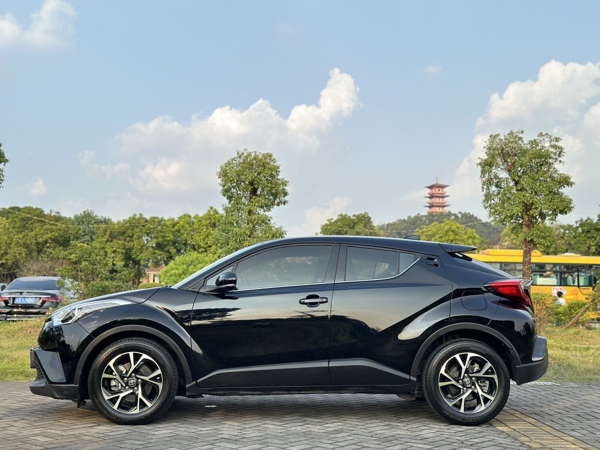 2021年3月豐田 C-HR  2020款 2.0L 領(lǐng)先版