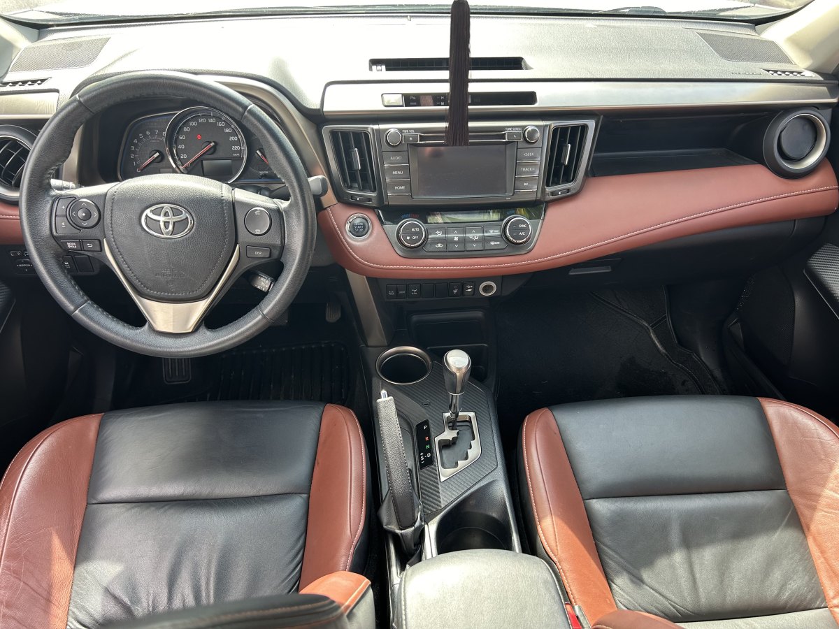 豐田 RAV4榮放  2013款 2.5L 自動四驅(qū)豪華版圖片