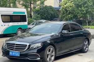 奔馳E級(jí) 奔馳 改款 E 260 L 運(yùn)動(dòng)型