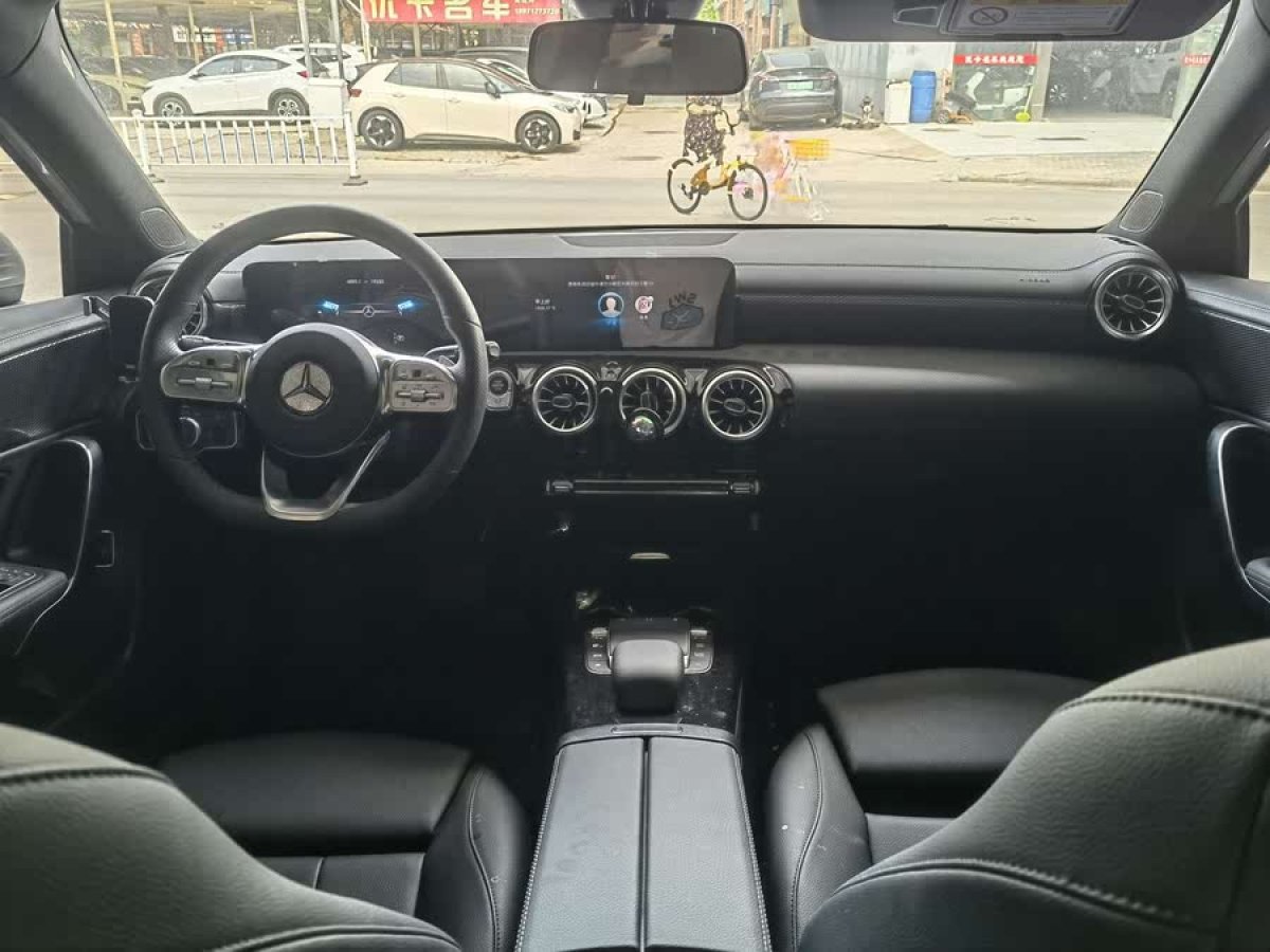 奔馳 奔馳A級  2021款 A 200 L 運動轎車動感型圖片