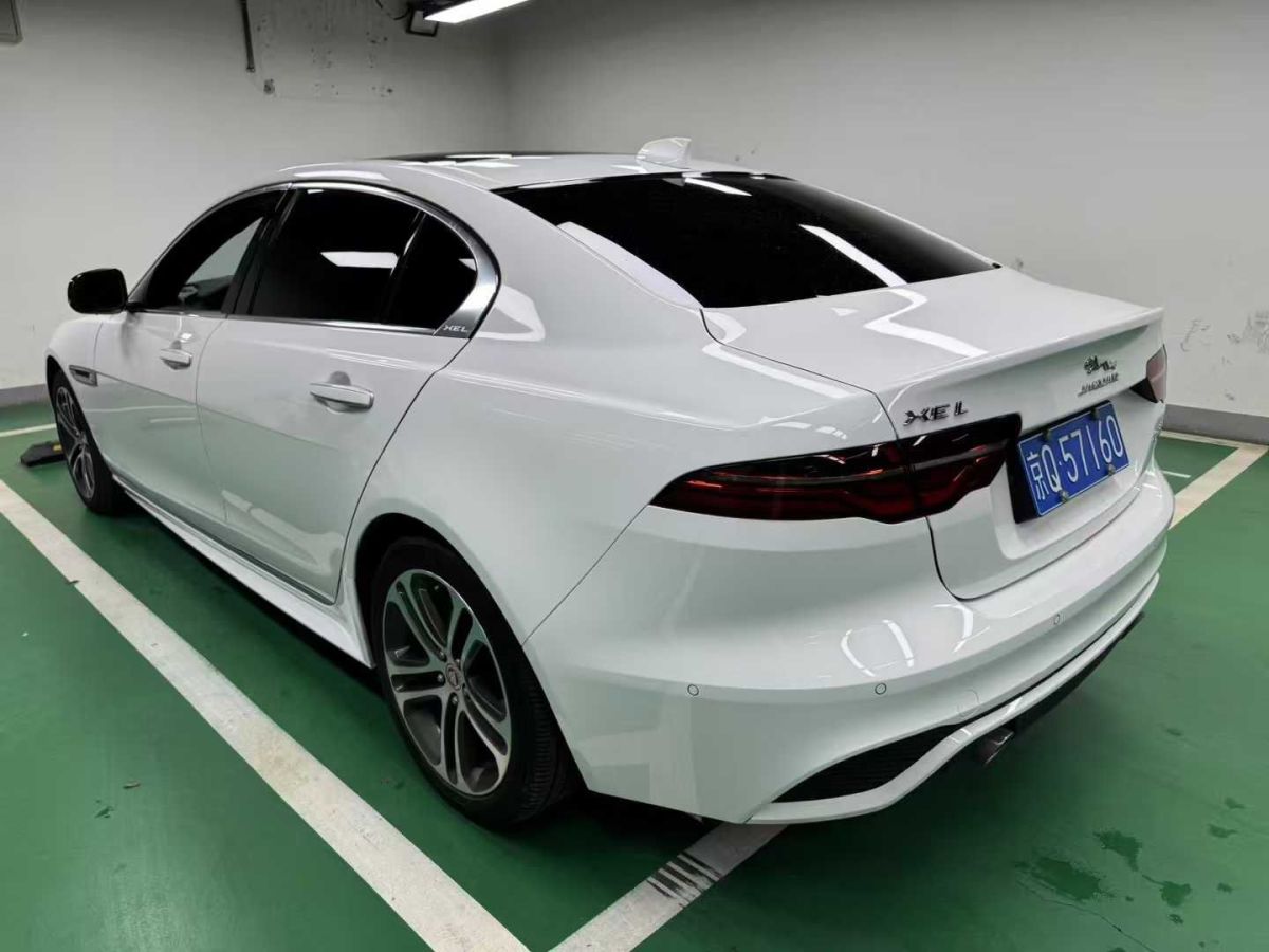 捷豹 XE 圖片