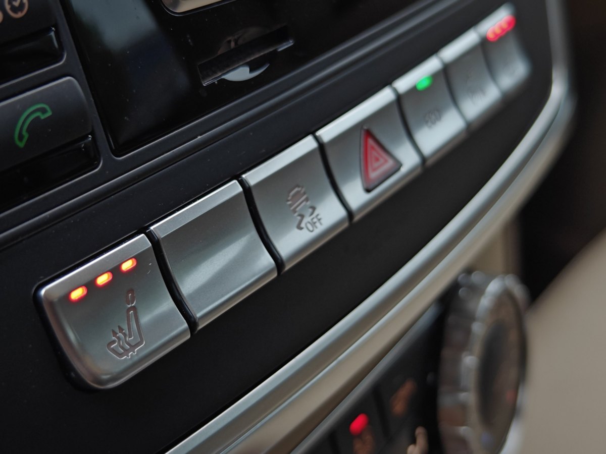 2014年8月奔驰 奔驰M级  2014款 ML 400 4MATIC动感型