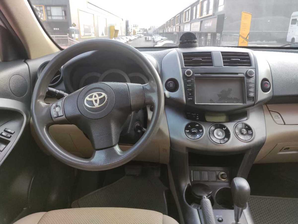 豐田 RAV4  2016款 榮放 2.0L CVT四驅(qū)新銳版圖片