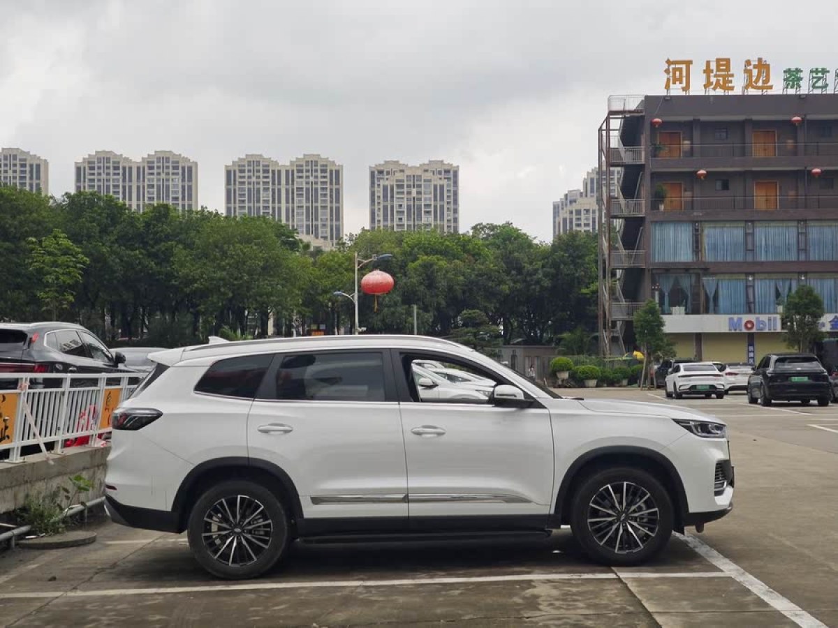 奇瑞 瑞虎8 PLUS鯤鵬e+  2022款 PHEV 1.5T風(fēng)范e+圖片
