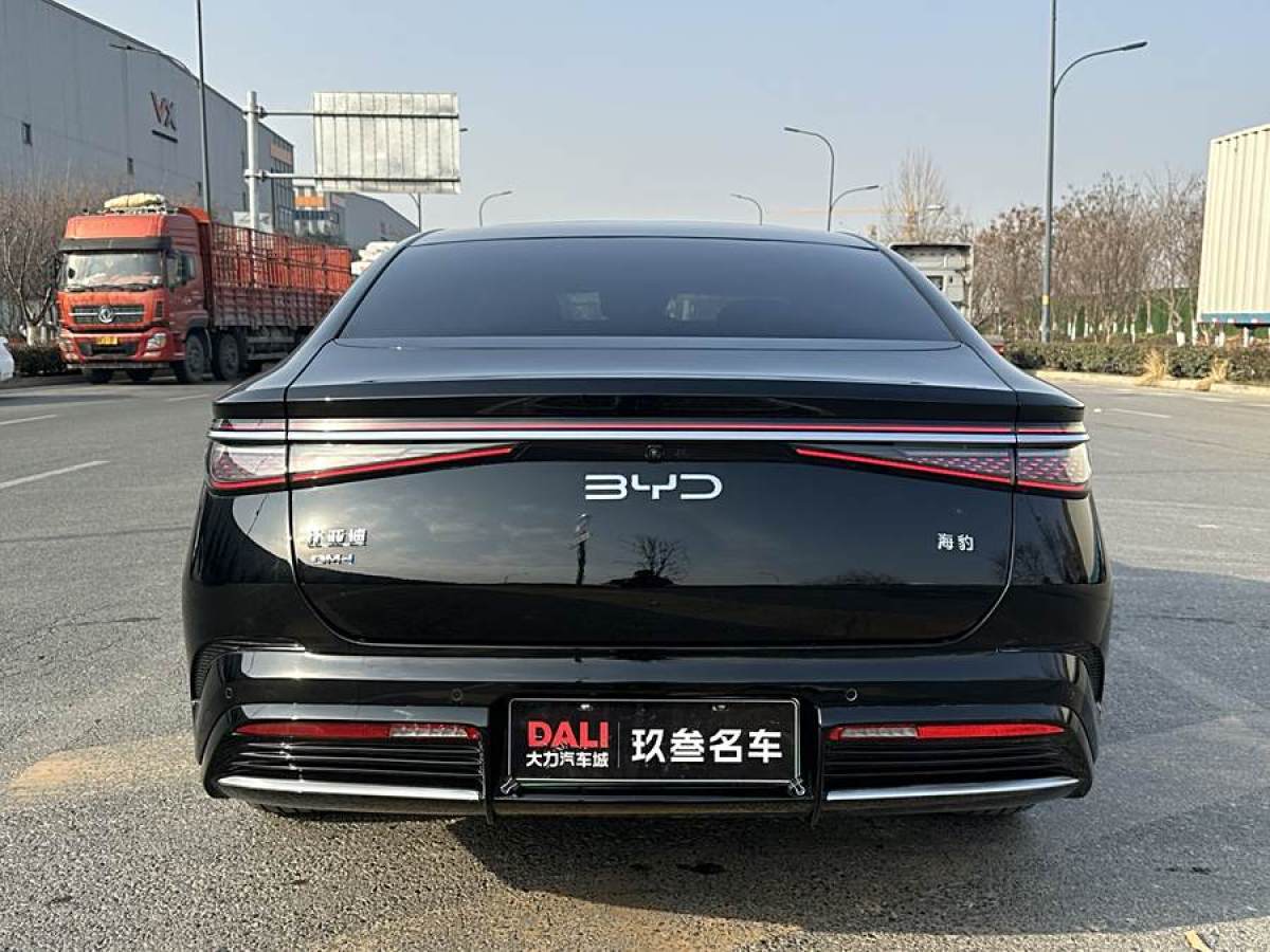 比亞迪 海豹  2023款 DM-i 1.5L 121km 尊貴型圖片