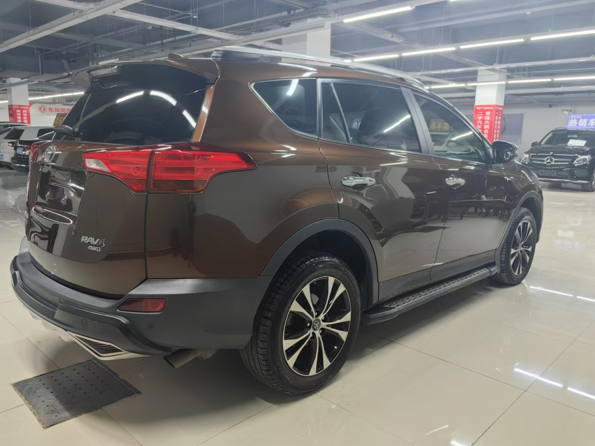 豐田 RAV4榮放  2015款 2.5L 自動四驅(qū)尊貴版圖片