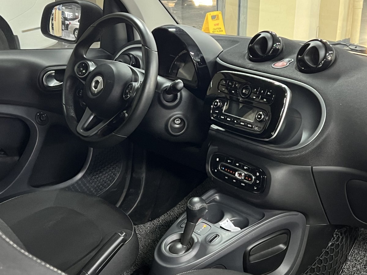 smart fortwo  2011款 1.0 MHD 硬頂激情版圖片