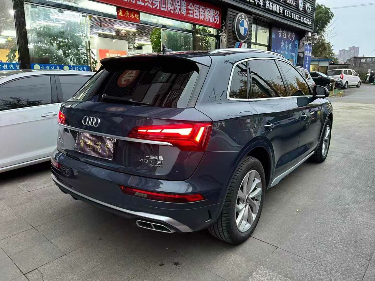 奧迪 奧迪Q5 e-tron  2023款 40 e-tron 星耀型 影武士版圖片