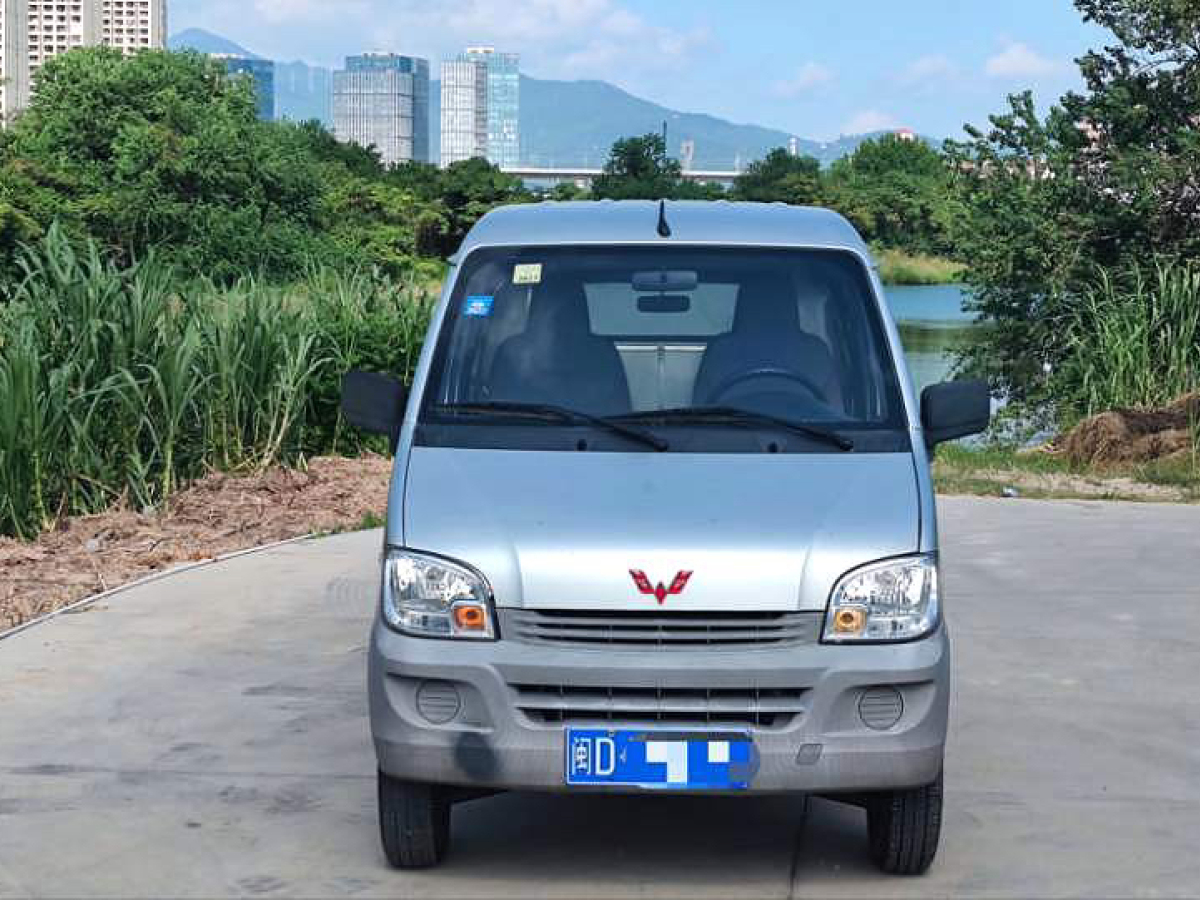 五菱 五菱之光  2020款 1.2L 廂式運(yùn)輸車(chē)實(shí)用型 國(guó)VI 2座 LSI圖片