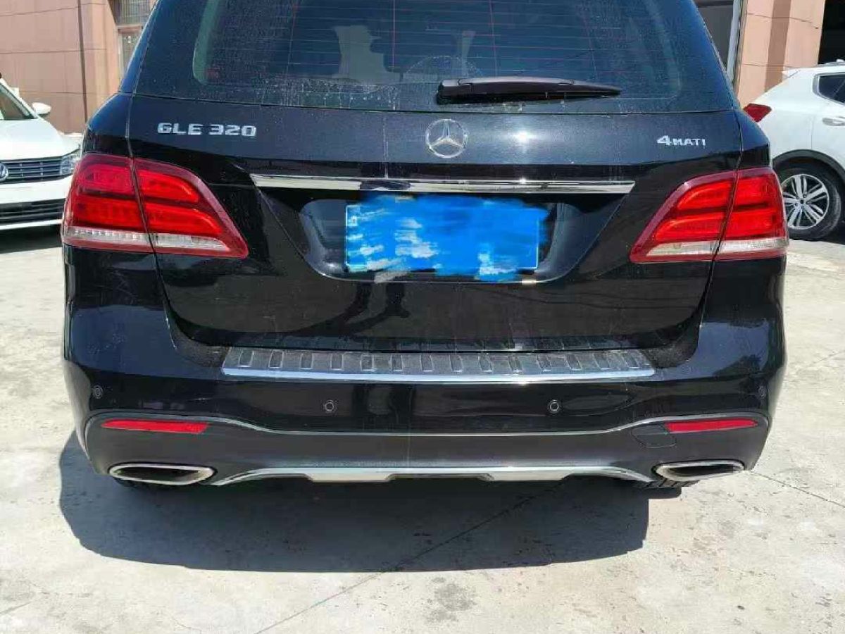 奔馳 奔馳A級(jí)  2019款  A 220 L 4MATIC 運(yùn)動(dòng)轎車圖片