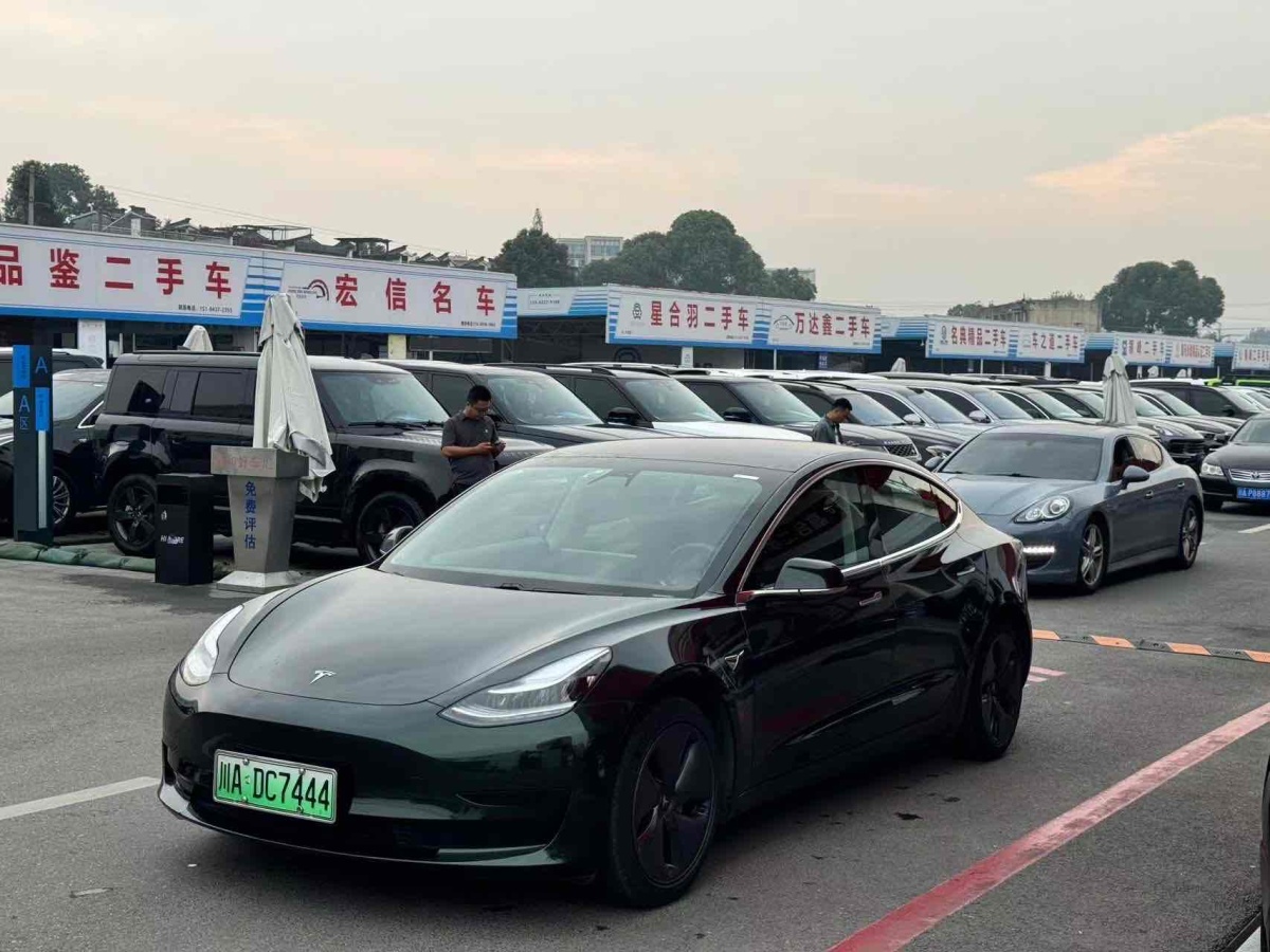 2020年12月特斯拉 Model 3  2019款 標(biāo)準(zhǔn)續(xù)航后驅(qū)升級(jí)版