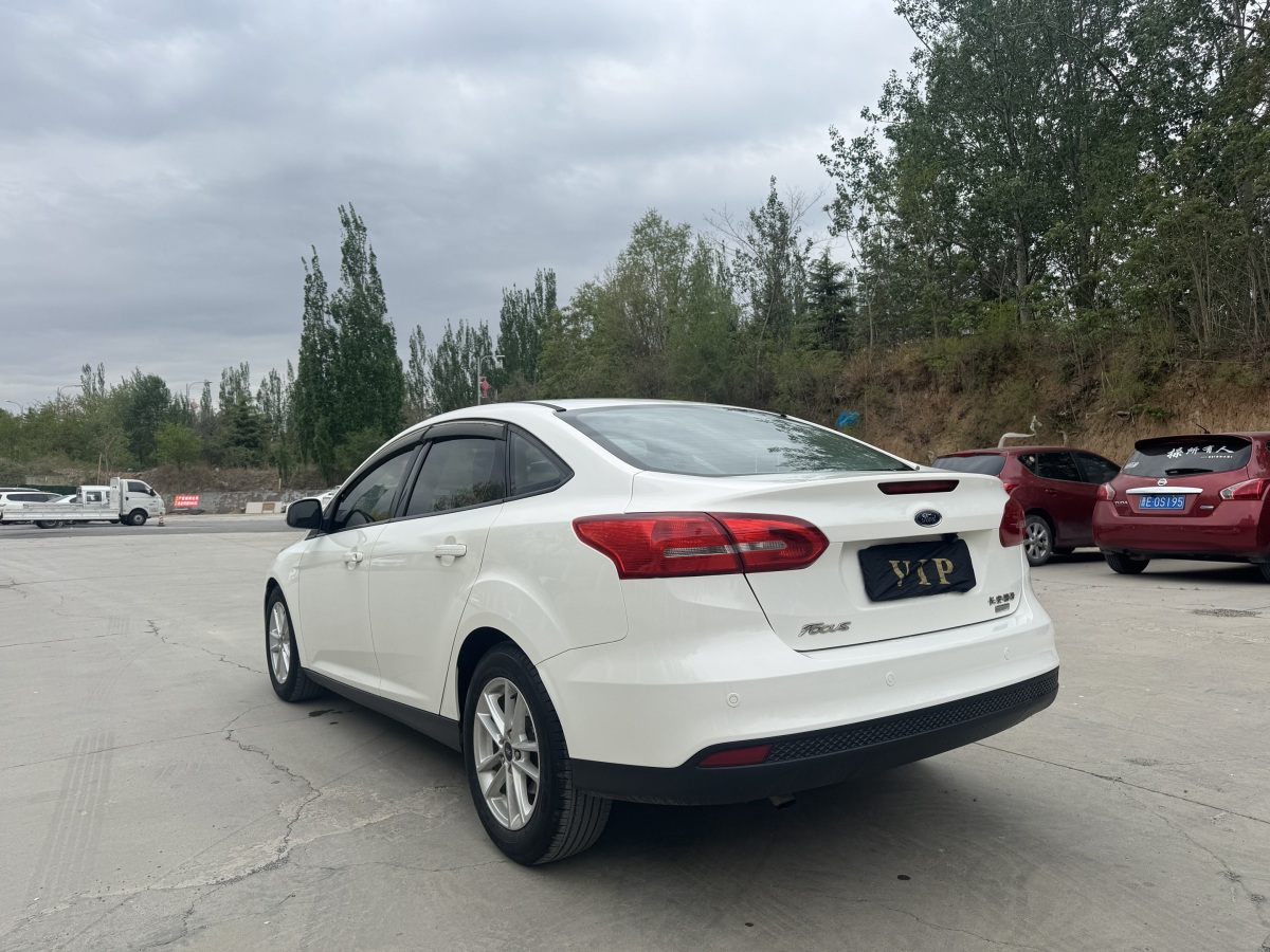 福特 ?？怂? 2015款 三廂 EcoBoost 125 自動(dòng)超能風(fēng)尚型圖片