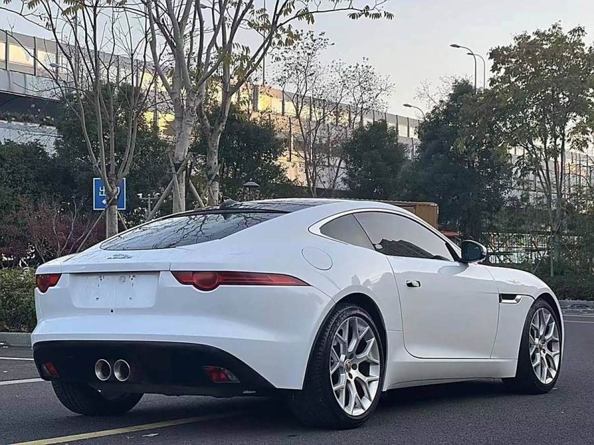 2015年8月捷豹 F-TYPE  2015款 3.0T 硬頂版