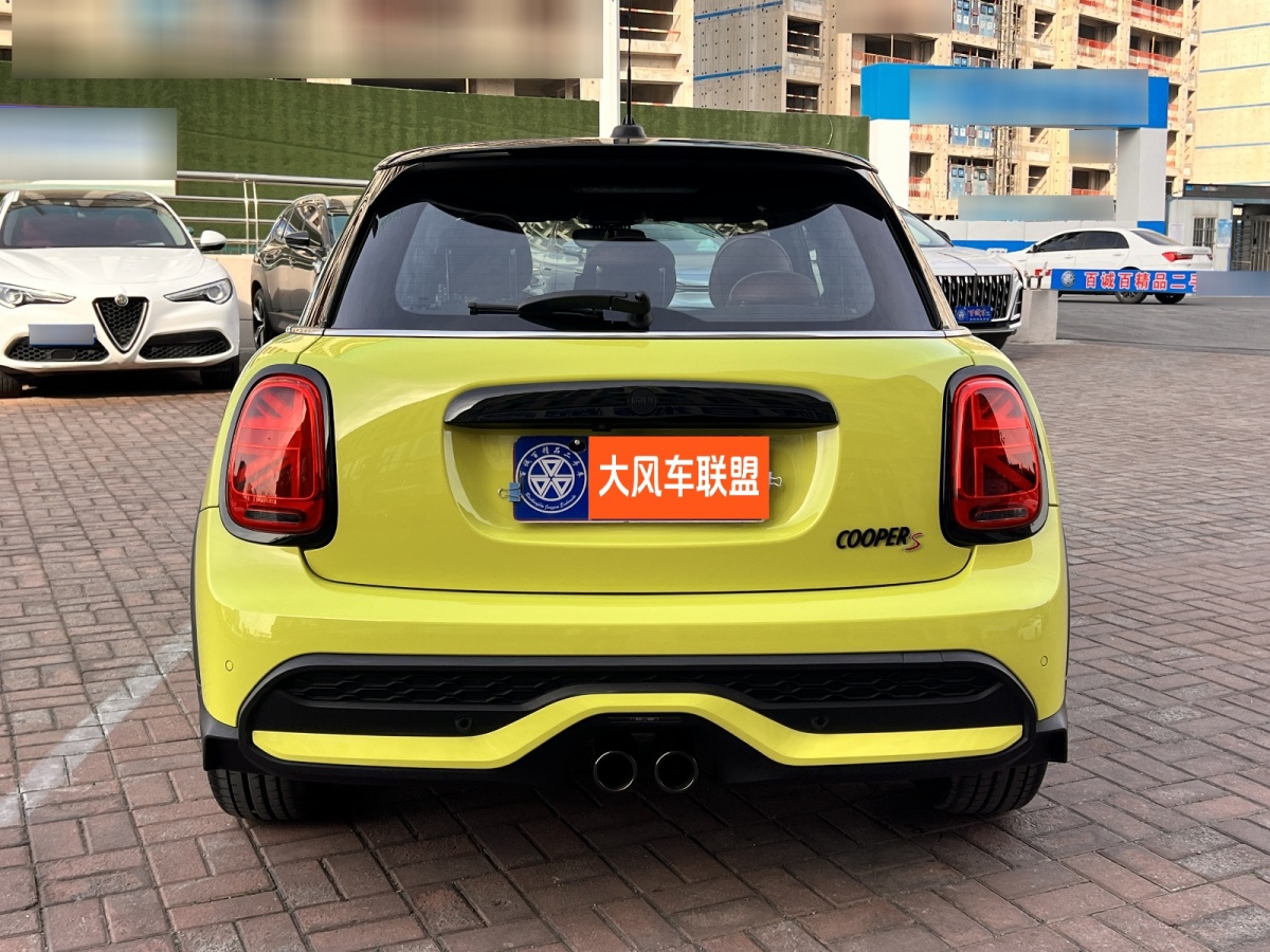 MINI MINI  2023款 改款 2.0T COOPER S 藝術(shù)家 五門版圖片