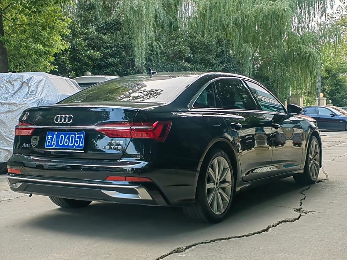 奧迪 奧迪A6L  2023款 改款 45 TFSI 臻選動感型圖片