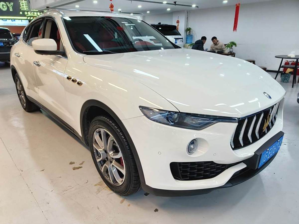 瑪莎拉蒂 Levante  2018款 3.0T 350Hp 標(biāo)準(zhǔn)版圖片