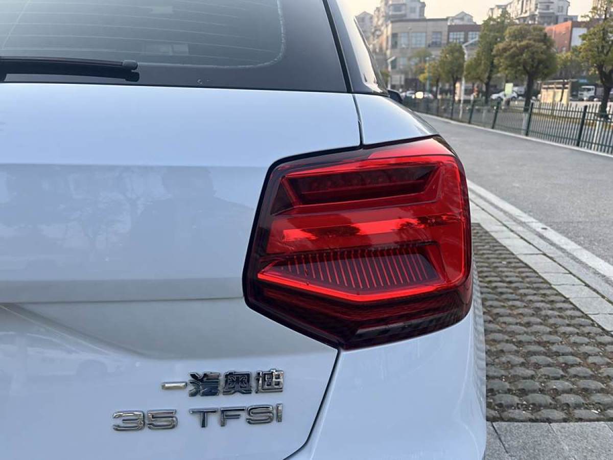 奧迪 奧迪Q2L  2021款 35 TFSI 時(shí)尚致雅型圖片