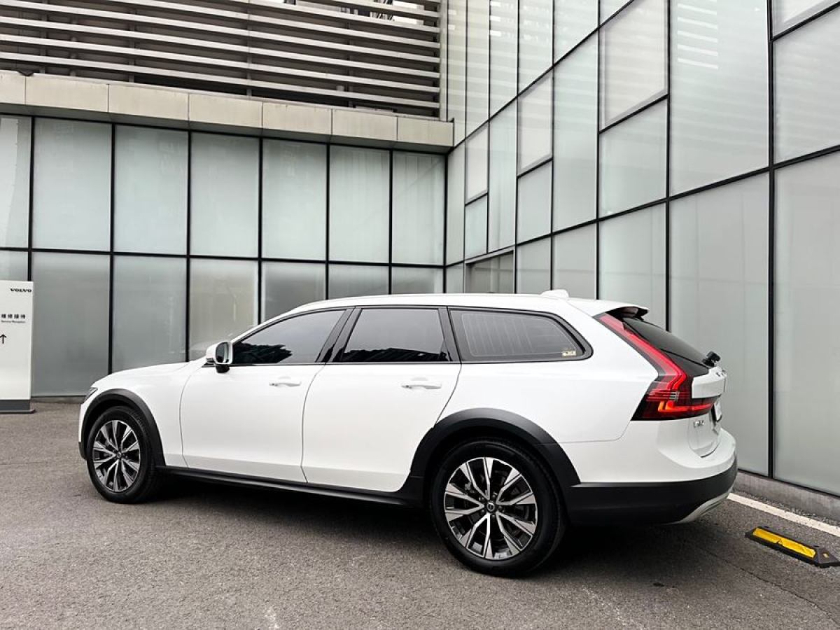 沃爾沃 V90  2025款 Cross Country B5 AWD 智遠(yuǎn)版圖片