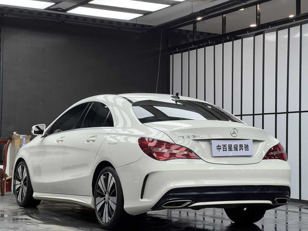 奔馳 奔馳CLA級(jí)  2016款 改款 CLA 200 時(shí)尚型圖片