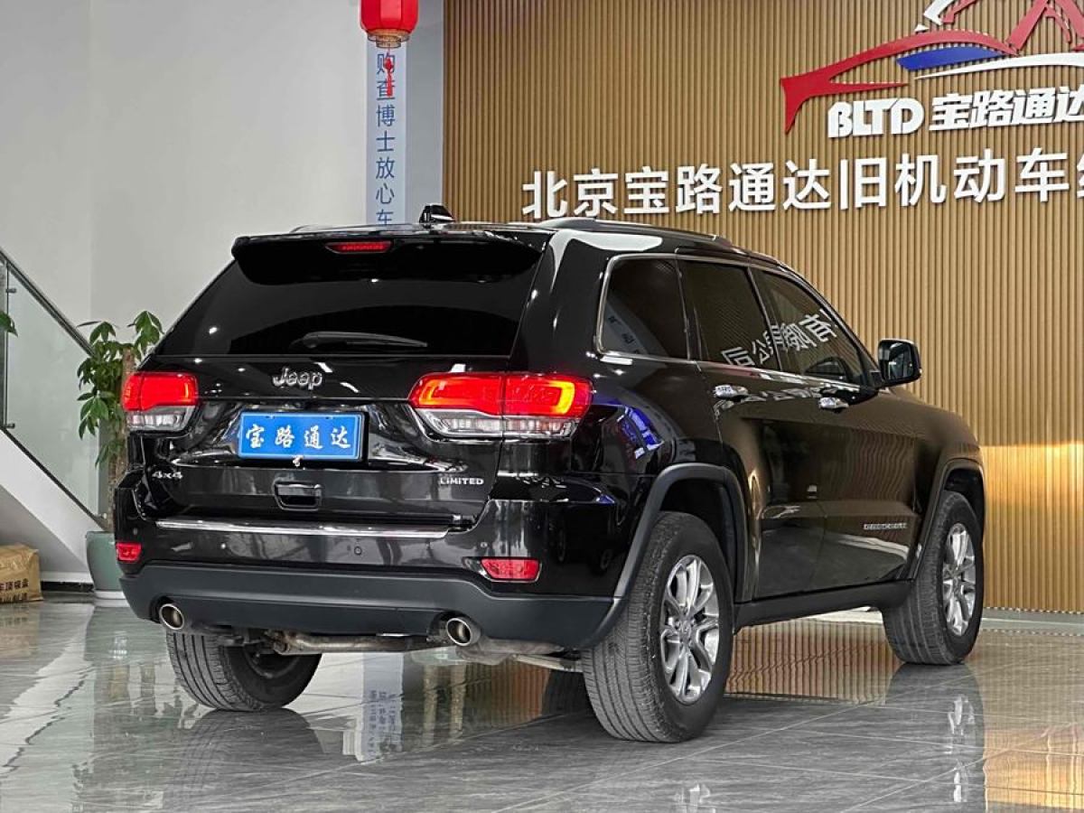 Jeep 大切諾基  2014款 3.6L 精英導(dǎo)航版圖片