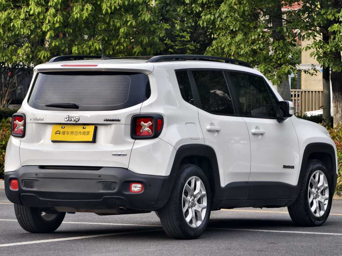 Jeep 自由俠  2018款 互聯(lián)大屏版 180T 自動高能版圖片