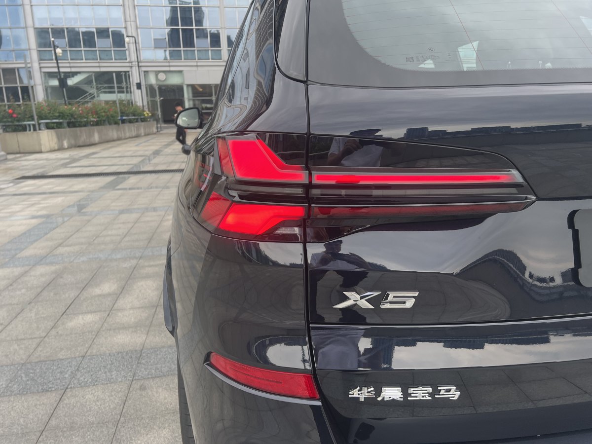 宝马 宝马X5  2023款 xDrive 40Li M运动曜夜套装图片