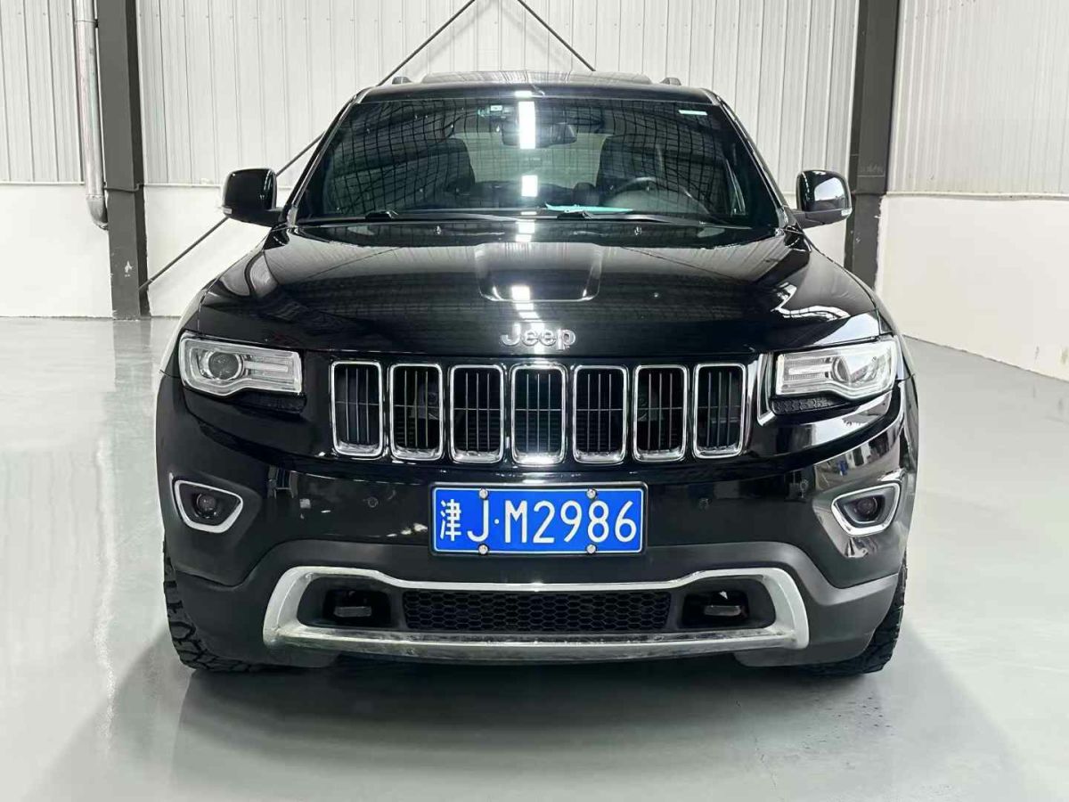 Jeep 大切諾基  2015款 3.0L 精英導(dǎo)航版圖片