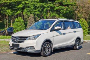 730 寶駿 1.5L 手動(dòng)時(shí)尚型 7座 國(guó)VI