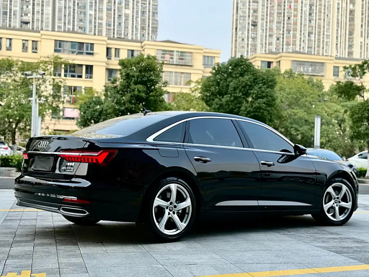 奧迪 奧迪A6L  2022款 45 TFSI quattro 臻選致雅型圖片