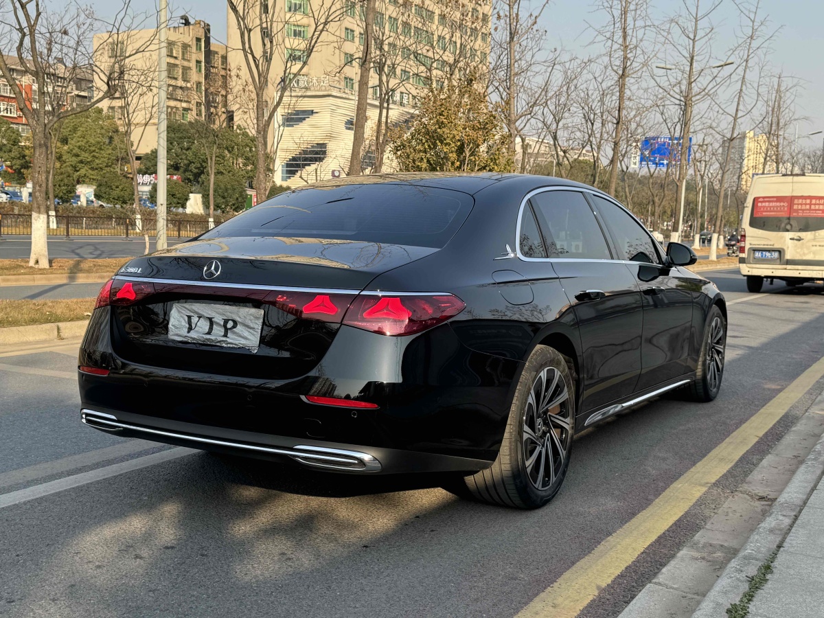 奔馳 奔馳E級(jí)  2024款 E 300 L 豪華型圖片