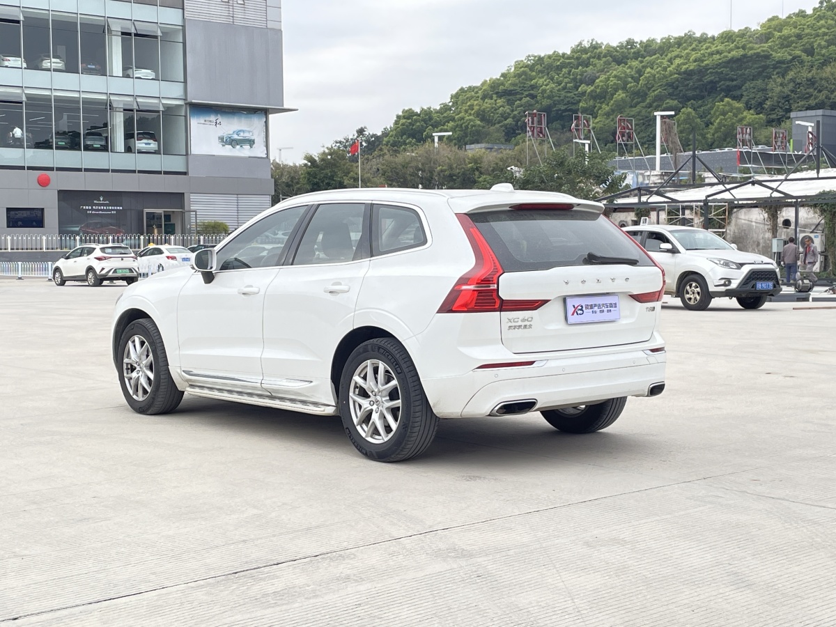 沃爾沃 XC60  2020款 T5 四驅(qū)智逸豪華版圖片