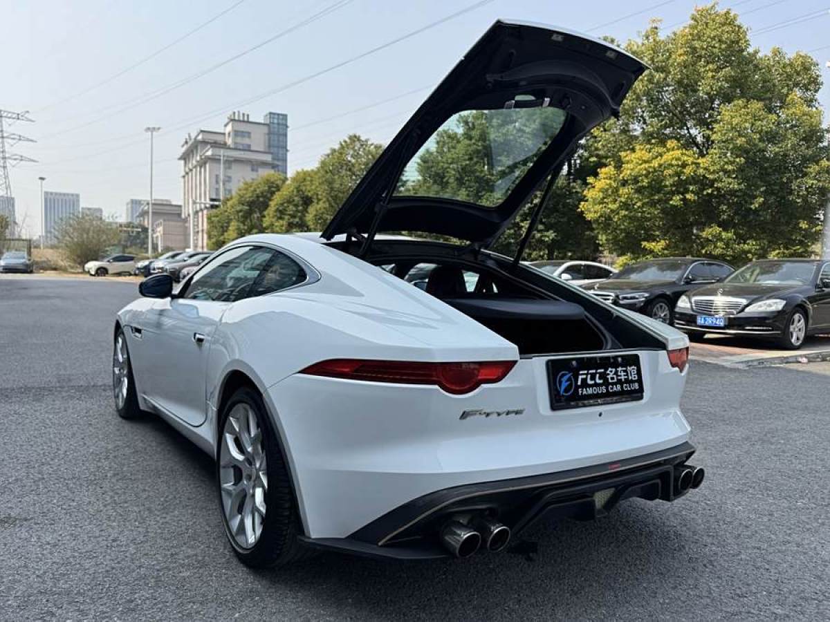 2015年11月捷豹 F-TYPE  2016款 3.0T 硬頂版