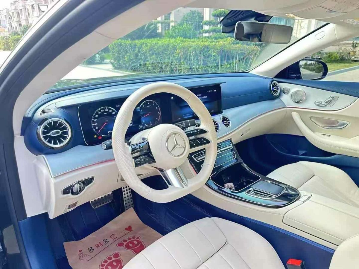 奔馳 奔馳E級(jí)  2023款 E 260 轎跑車(chē)圖片