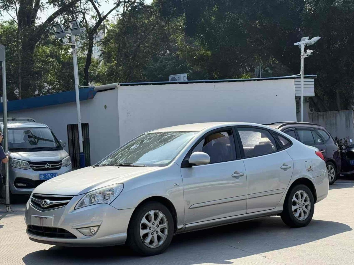 現(xiàn)代 悅動  2011款 1.6L 自動舒適型圖片