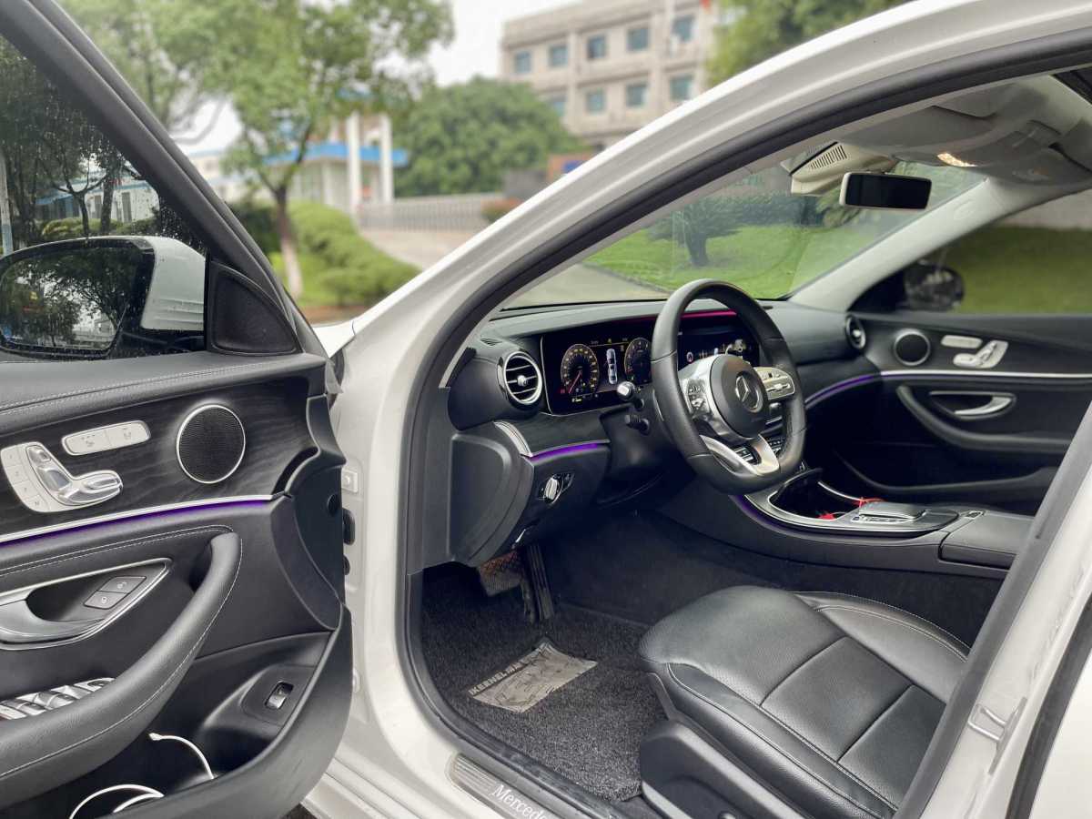 2019年1月奔驰 奔驰E级  2019款 改款 E 300 L 运动时尚型
