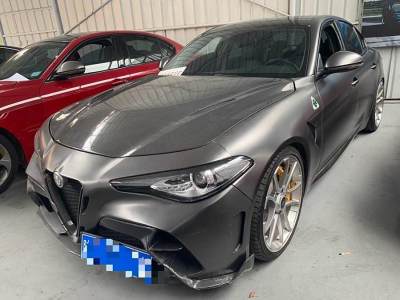 2018年12月 阿爾法·羅密歐 Giulia 2.0T 280HP 豪華版 碳纖維限量版圖片