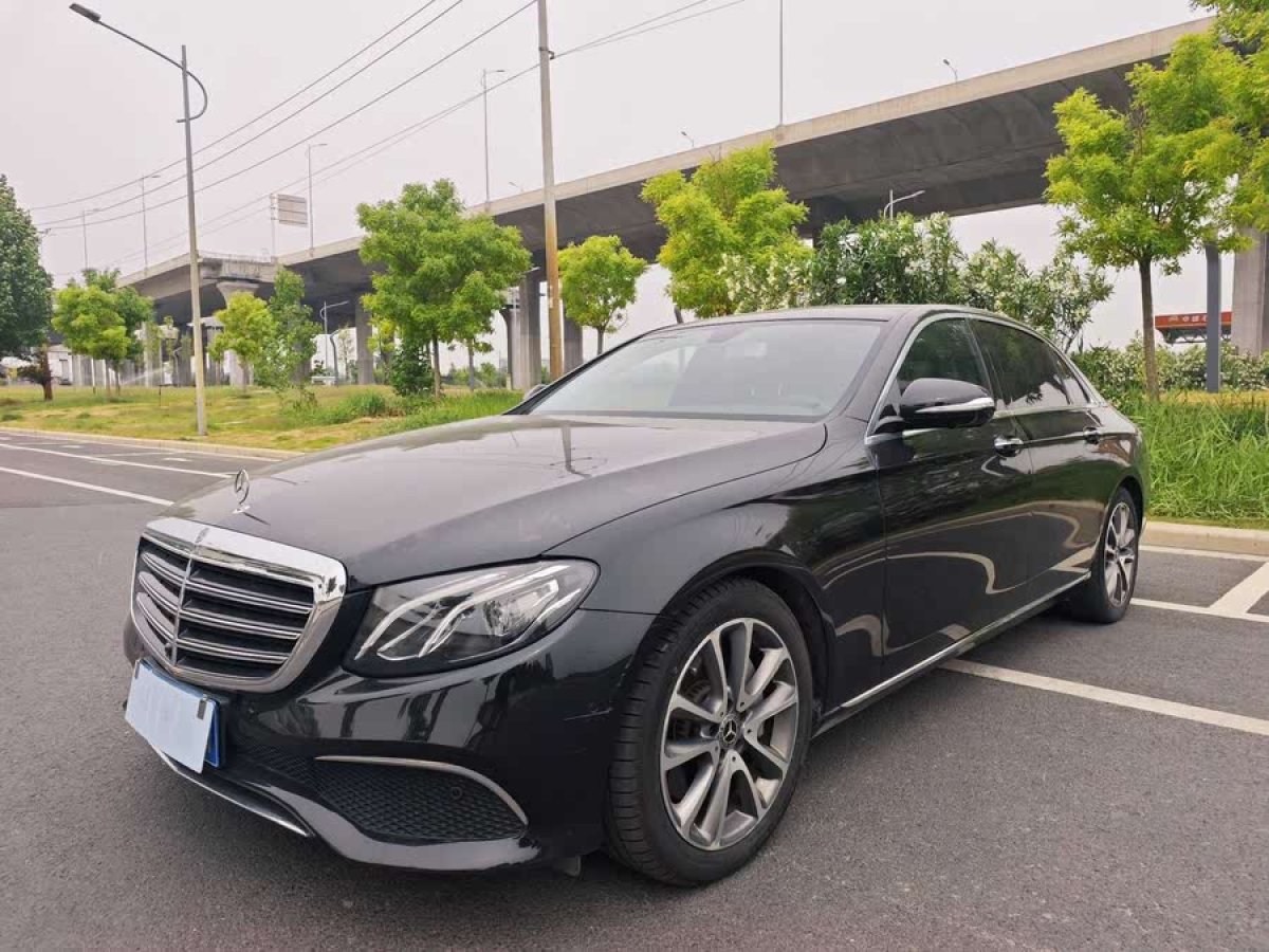 奔馳 奔馳E級  2018款 改款 E 300 L 豪華型圖片