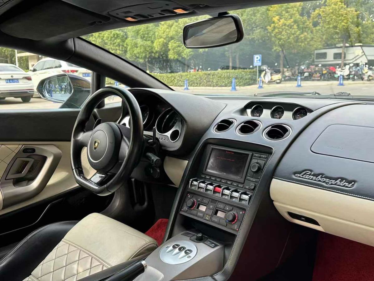 蘭博基尼 Aventador  2013款 LP 700-4 Roadster圖片