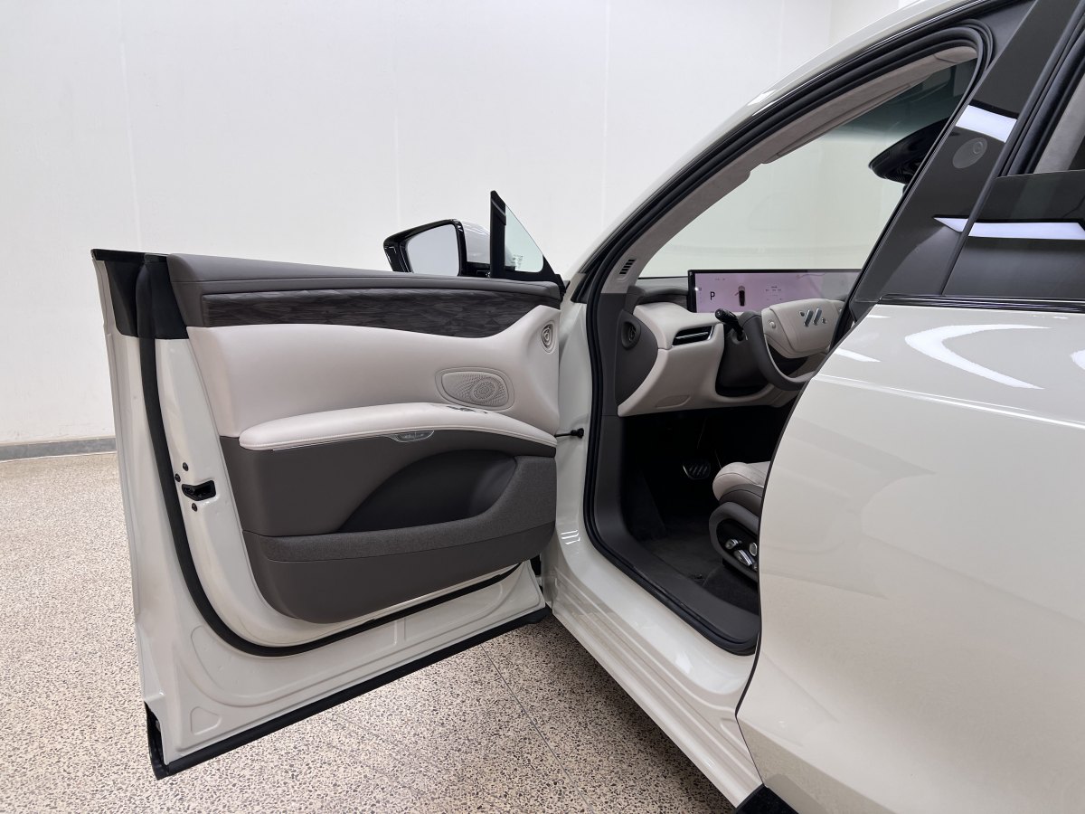 智己 智己LS7  2024款 90kWh Max Elite后驅版圖片