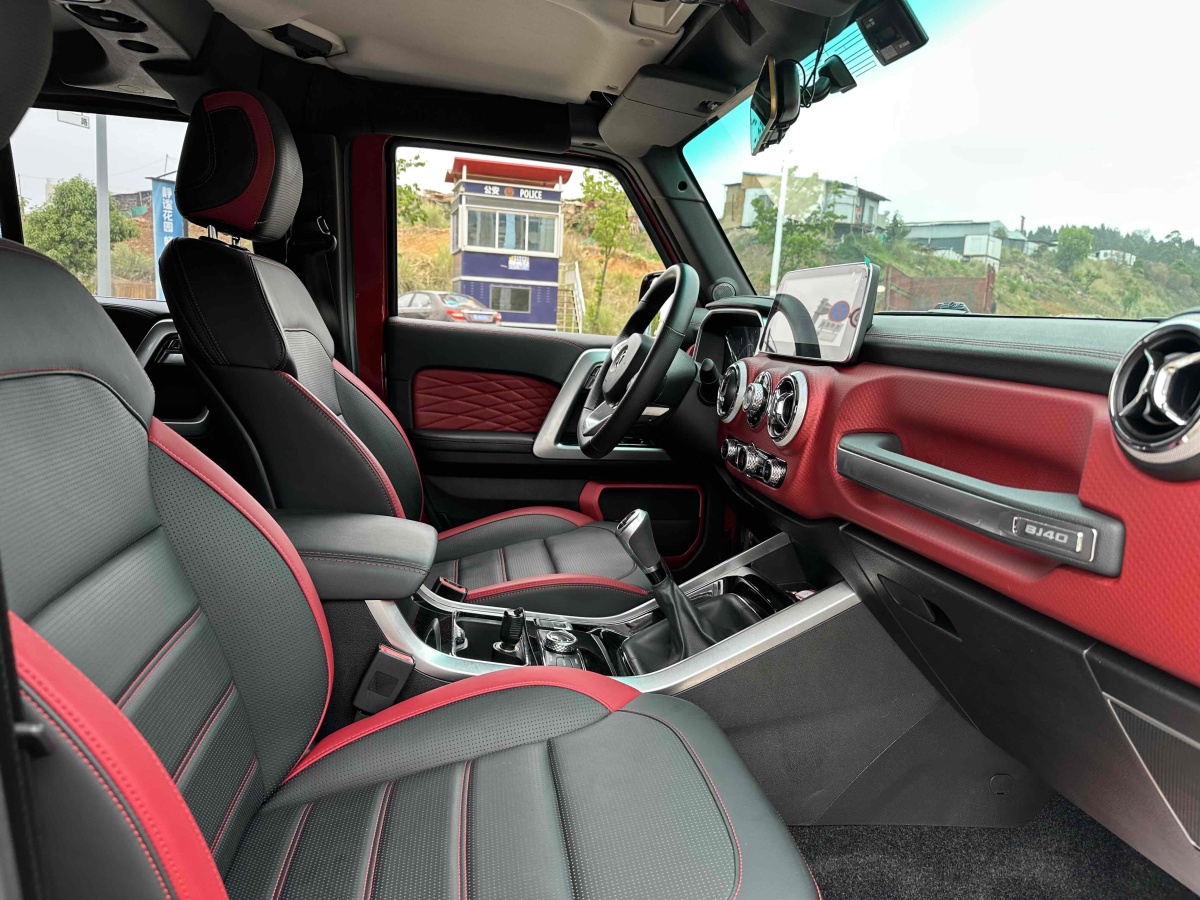 2018年7月北京 BJ40  2018款 PLUS 2.0T 手動(dòng)四驅(qū)尊享版