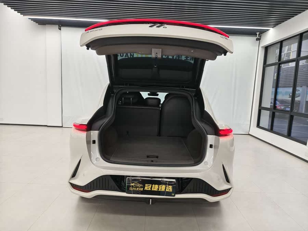 智己 智己LS7  2023款 100kWh Lux四驅(qū)版圖片