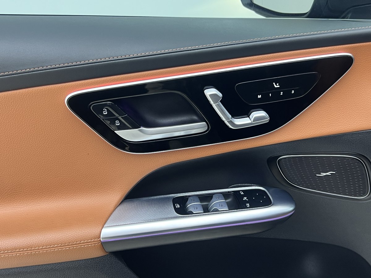 奔馳 奔馳GLC  2024款 改款 GLC 260 L 4MATIC 豪華型 5座圖片