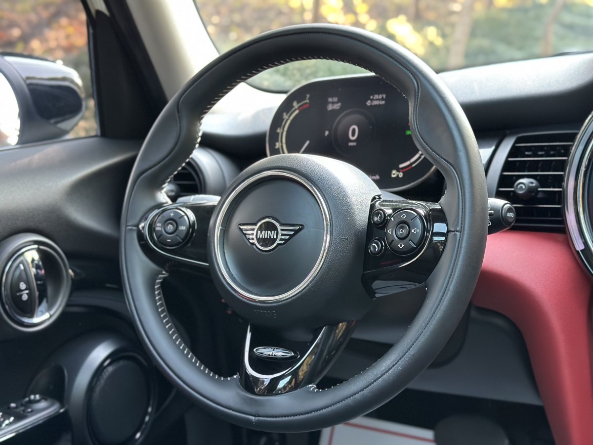 MINI MINI  2020款 1.5T COOPER 藝術(shù)家 五門版圖片