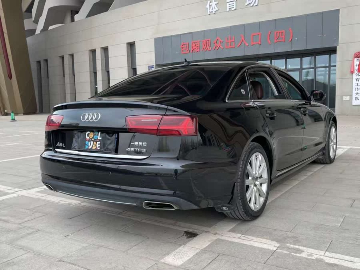奧迪 奧迪A4L  2018款 30周年年型 30 TFSI 進(jìn)取型圖片