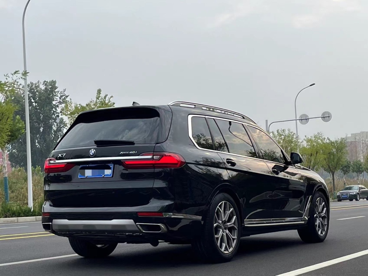 寶馬 寶馬X7  2022款 xDrive40i 領(lǐng)先型豪華套裝圖片