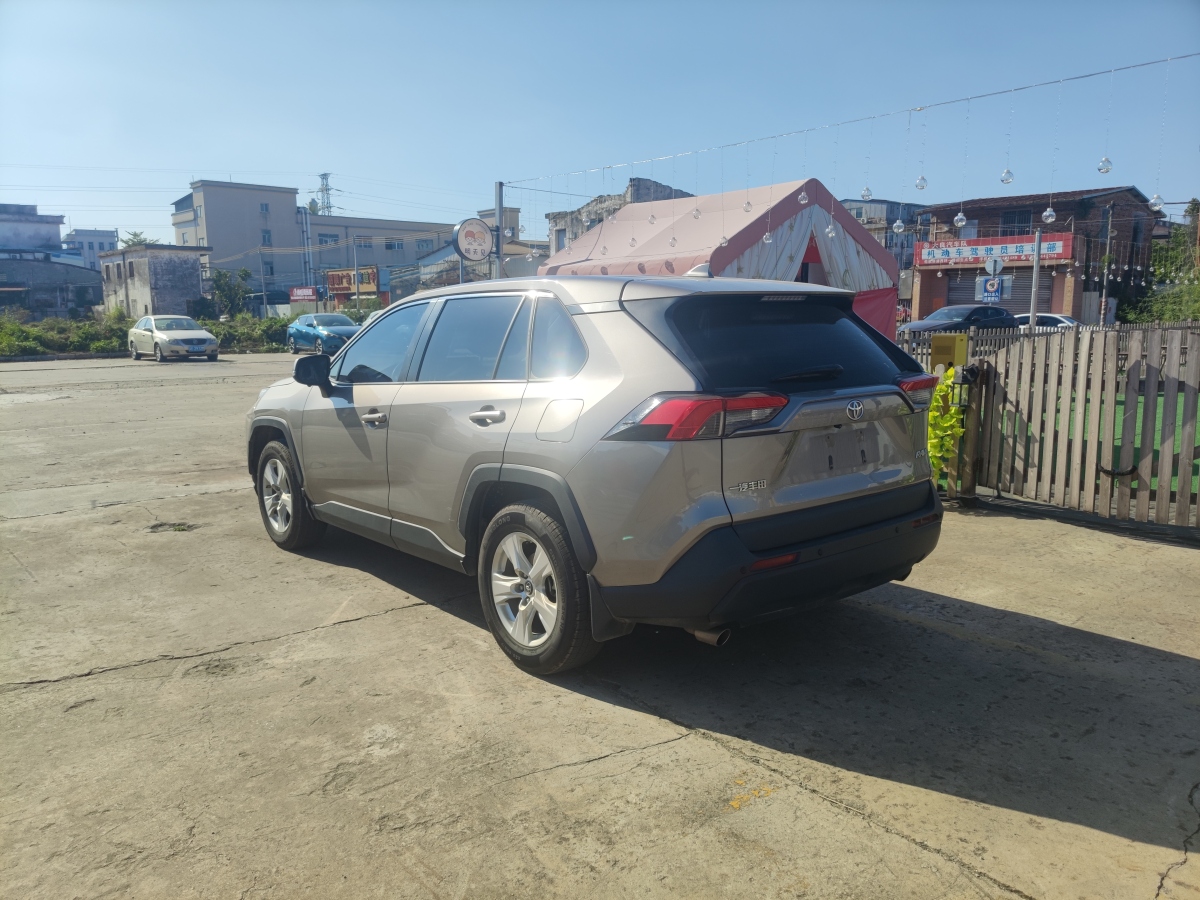 丰田 RAV4  2018款 荣放 2.0L CVT两驱都市版图片