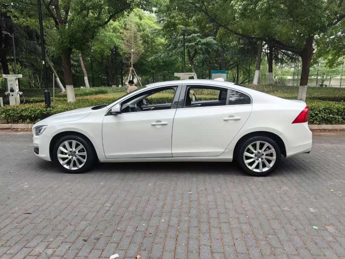 沃爾沃 S60  2017款 L 2.0T T4 智遠(yuǎn)版圖片