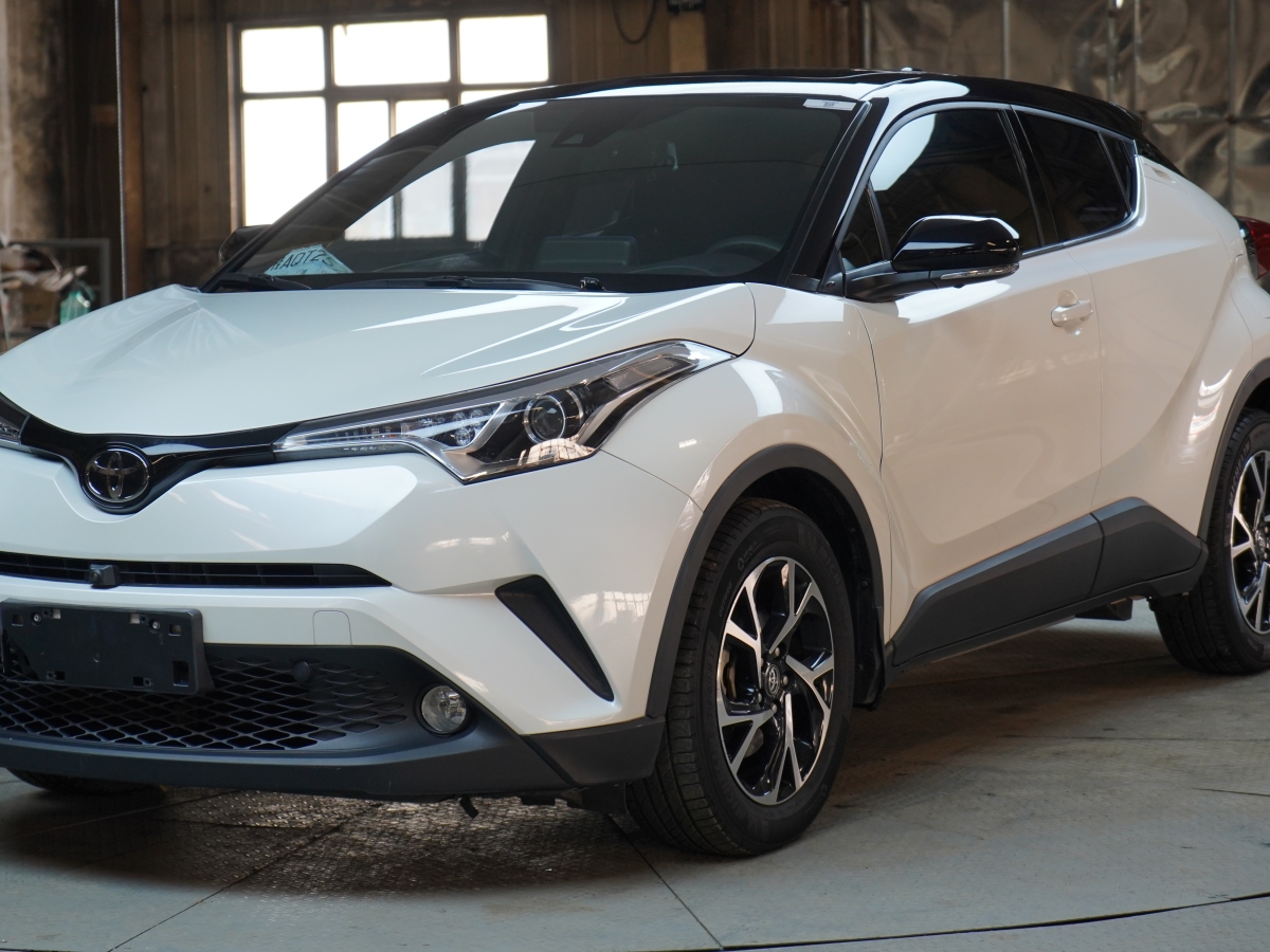 2020年12月豐田 C-HR  2020款 2.0L 領(lǐng)先版