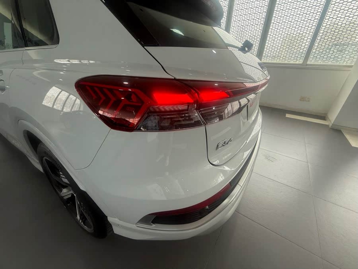 奧迪 奧迪Q4 e-tron  2023款 40 e-tron 創(chuàng)行版圖片